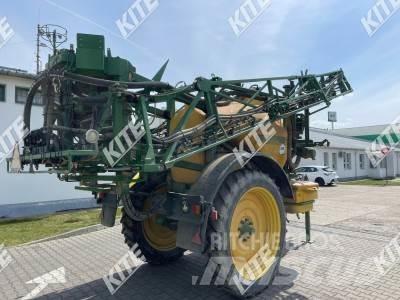 John Deere 832/18i 牵引式喷雾机