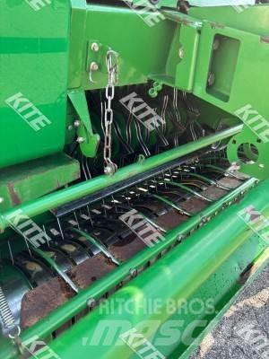 John Deere 854 圆捆打捆机