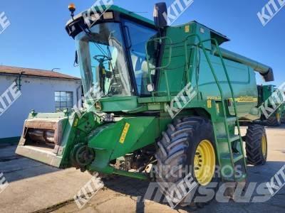 John Deere 9560 WTS 2WD 联合收割机