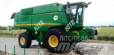 John Deere 9880i STS 联合收割机