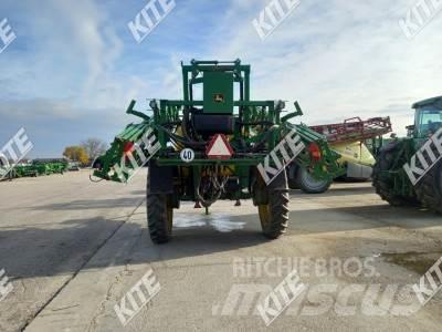 John Deere M740i 牵引式喷雾机