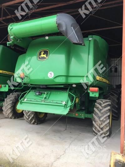 John Deere S690I 联合收割机
