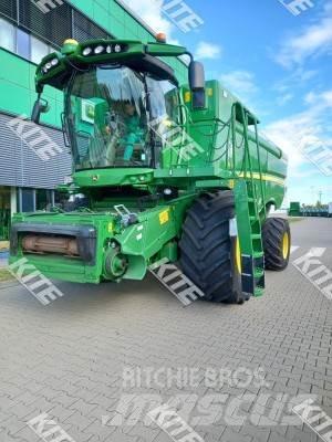 John Deere S780i 联合收割机