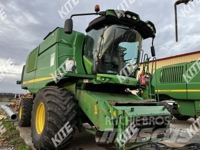 John Deere T660 联合收割机