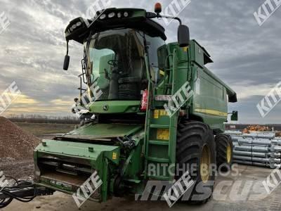 John Deere T660 联合收割机