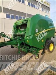 John Deere V451 R 圆捆打捆机