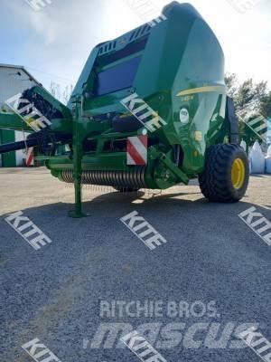 John Deere V451M 圆捆打捆机