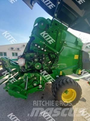 John Deere V451M 圆捆打捆机