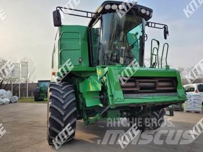 John Deere W650 联合收割机