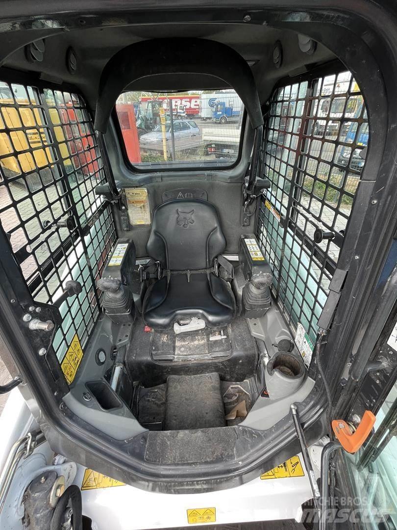 Bobcat S450 滑移装载机