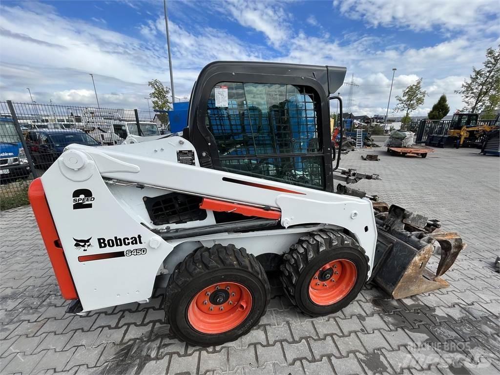 Bobcat S450 滑移装载机