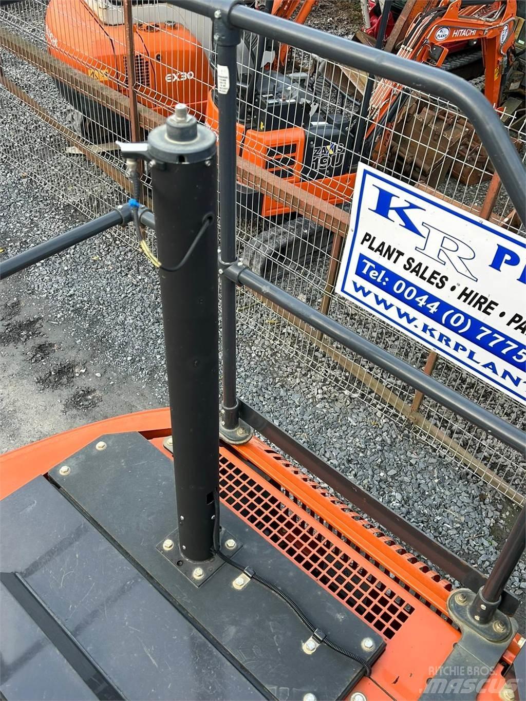 Hitachi ZX130LCN-6 履带挖掘机