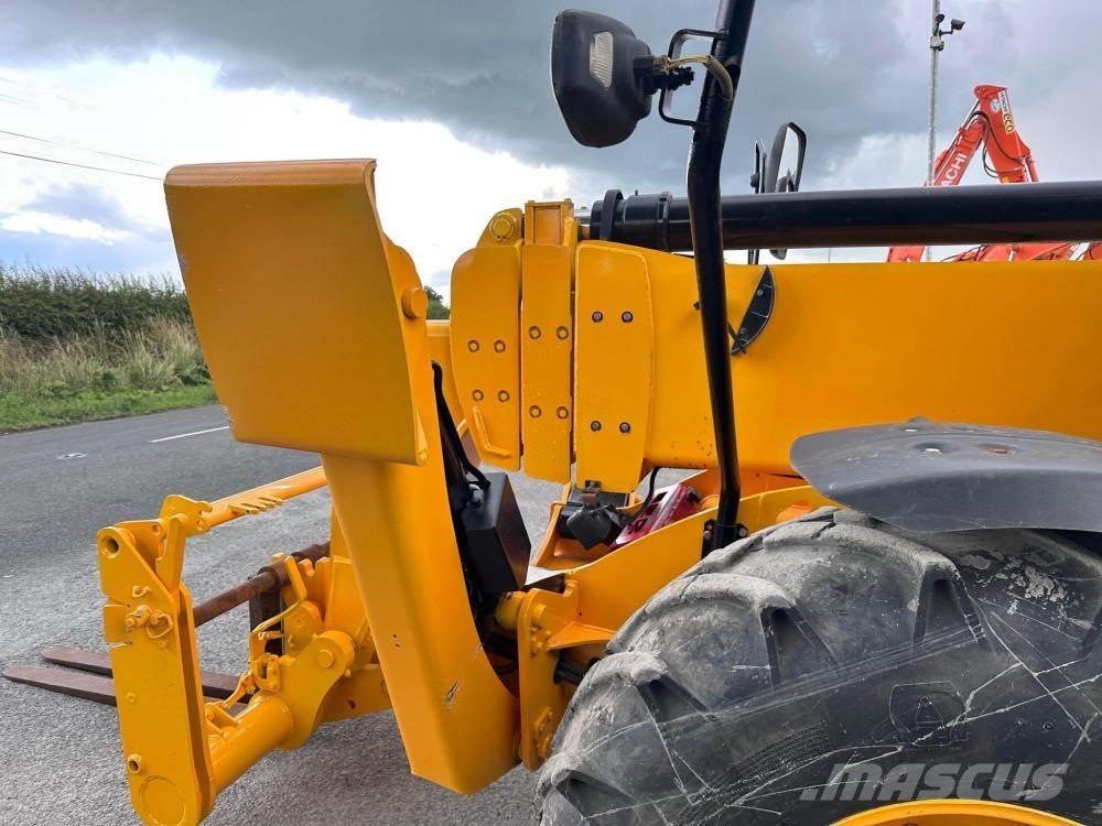 JCB 540-170 伸缩臂叉装车|叉装车