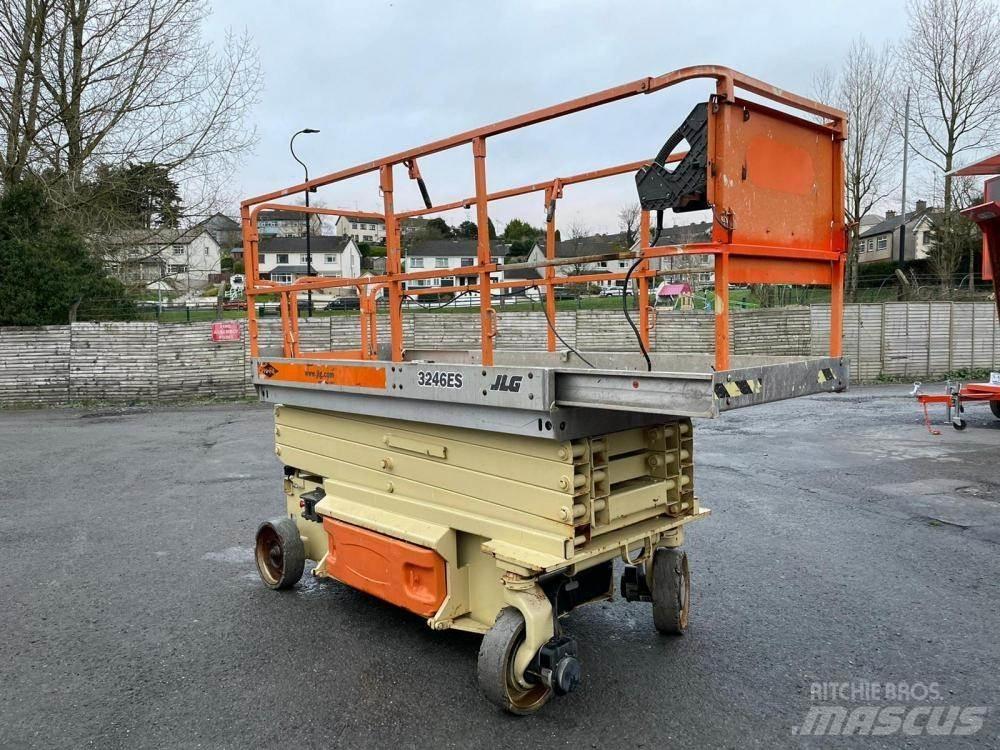 JLG 3246ES 剪叉式升降机