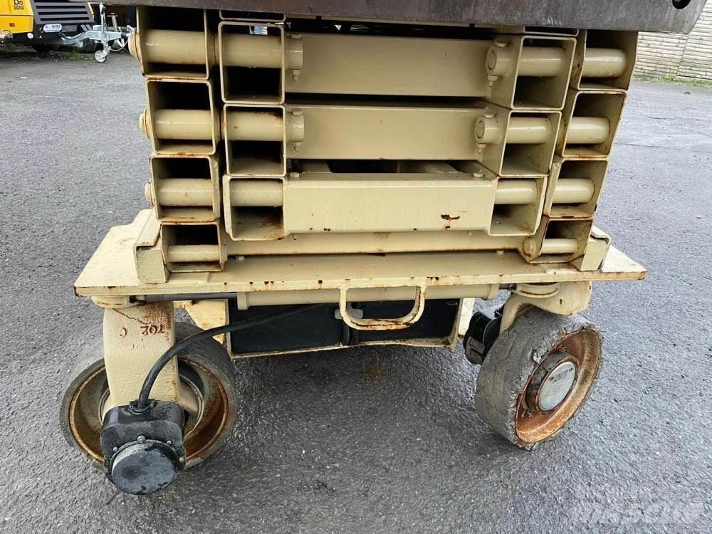 JLG 3246ES 剪叉式升降机