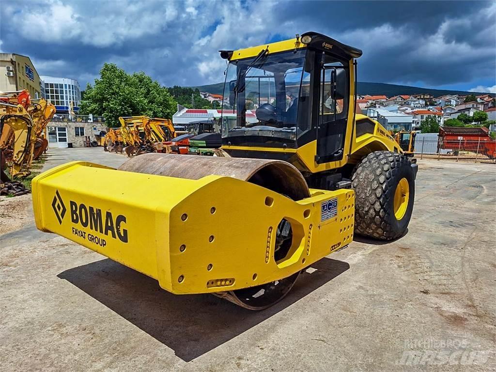 Bomag BW226PDH-5 双轮压路机