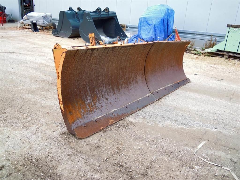  BOMBELLI EFU 28 推雪机