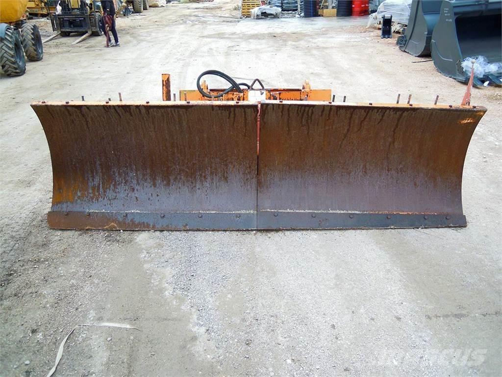  BOMBELLI EFU 28 推雪机