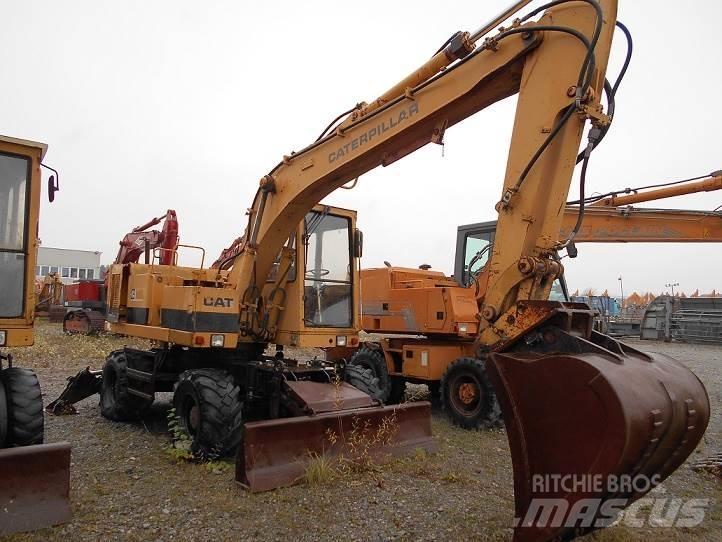 CAT 212B FT 轮式挖掘机