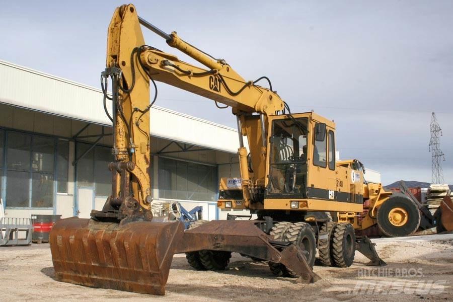 CAT 214B 轮式挖掘机