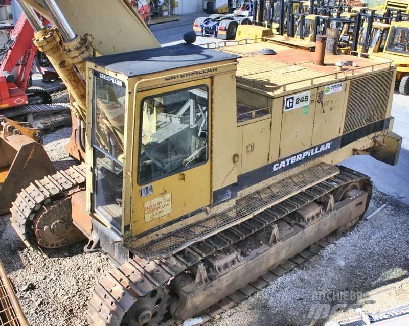 CAT 245 履带挖掘机