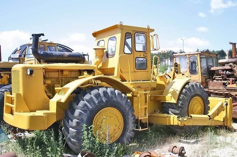 CAT 824B 轮式推土机