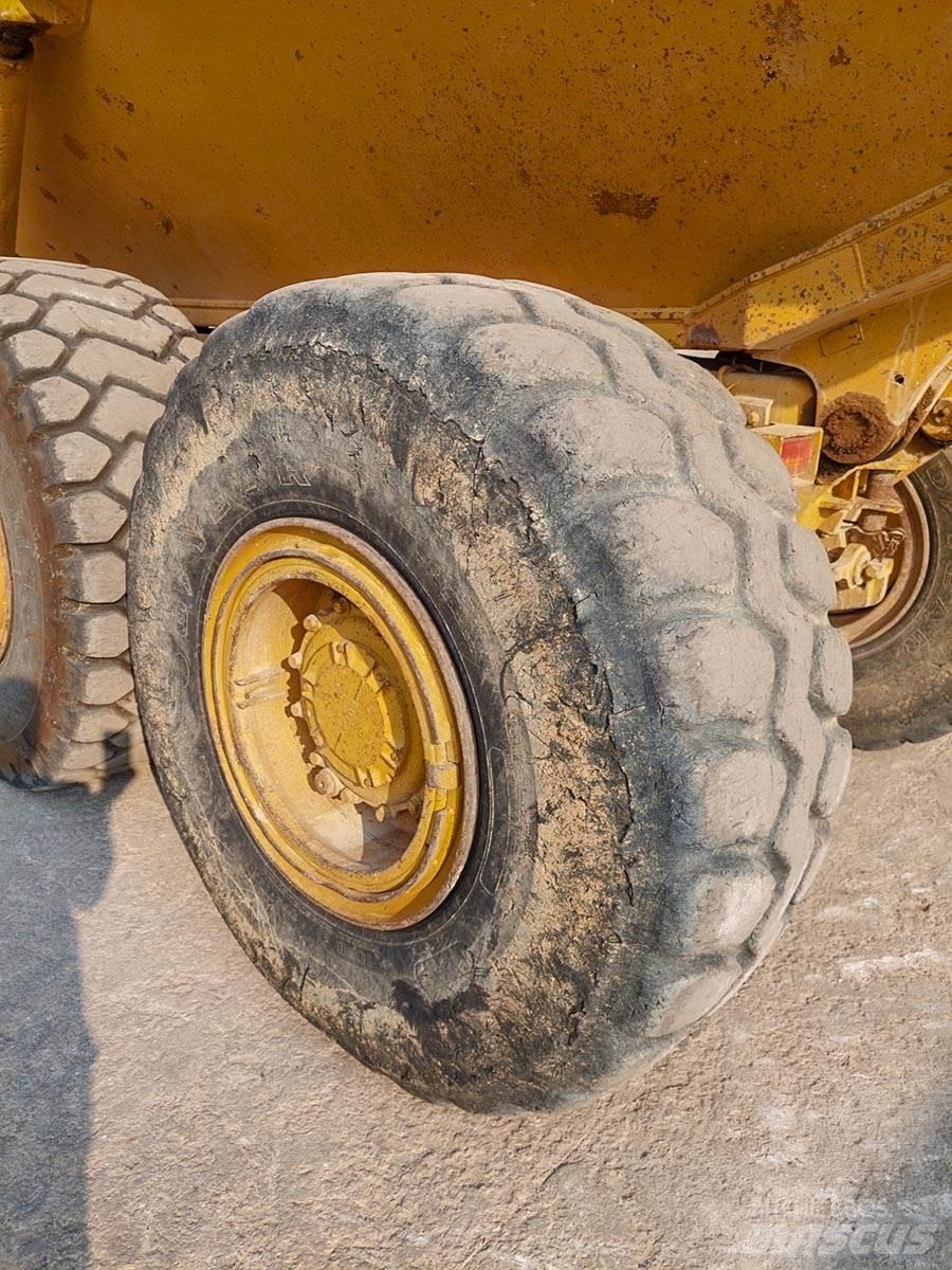 CAT D250E 铰接式自卸车