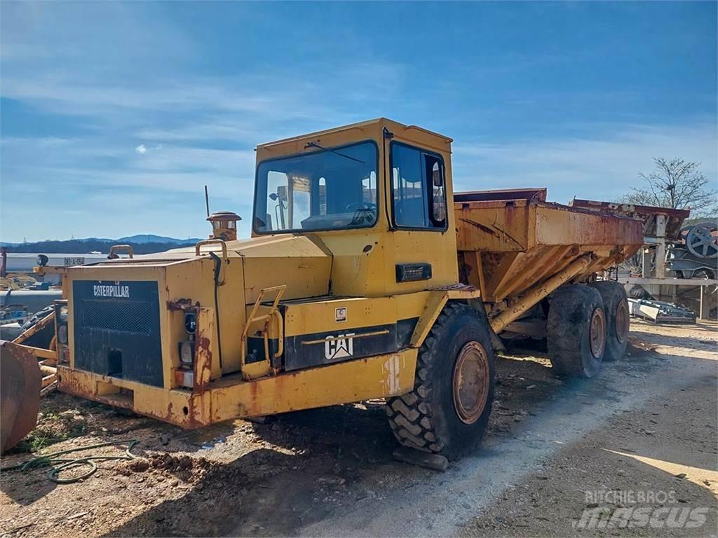 CAT D300B 铰接式自卸车