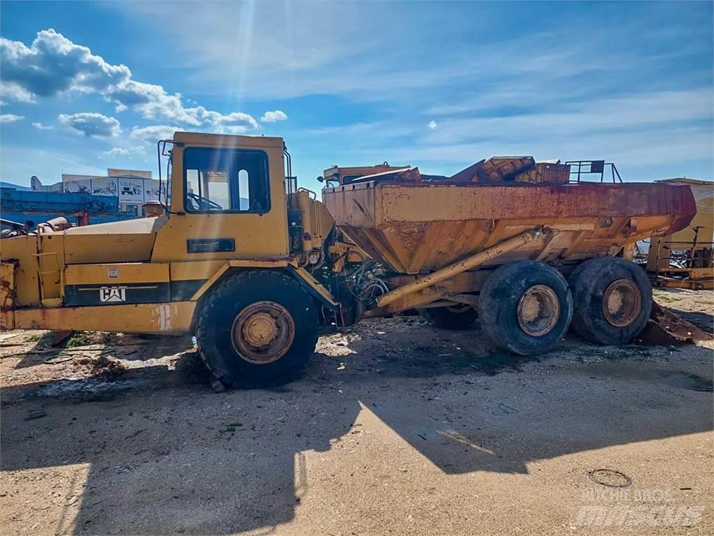 CAT D300B 铰接式自卸车