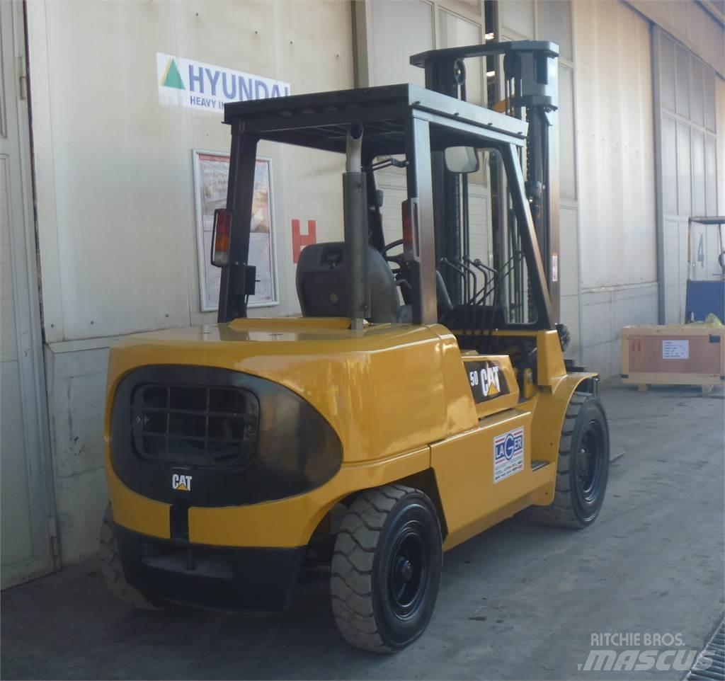 CAT DP50K 柴油叉车