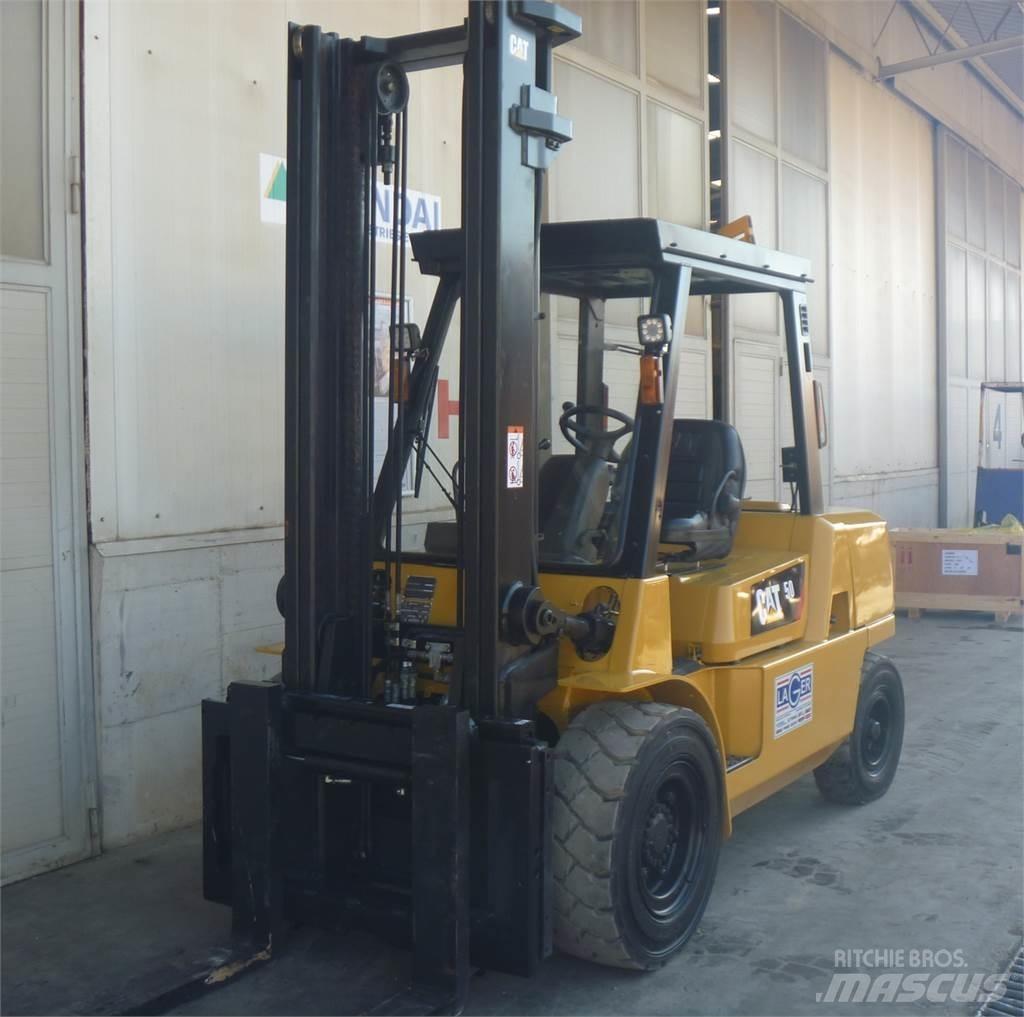 CAT DP50K 柴油叉车