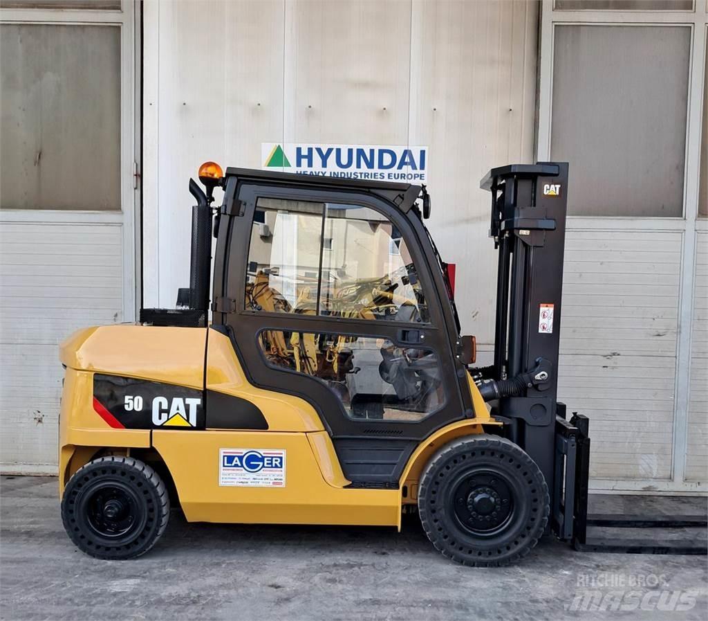 CAT DP50N 柴油叉车