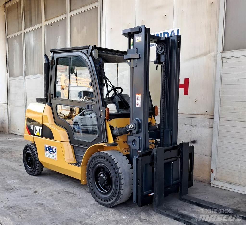 CAT DP50N 柴油叉车