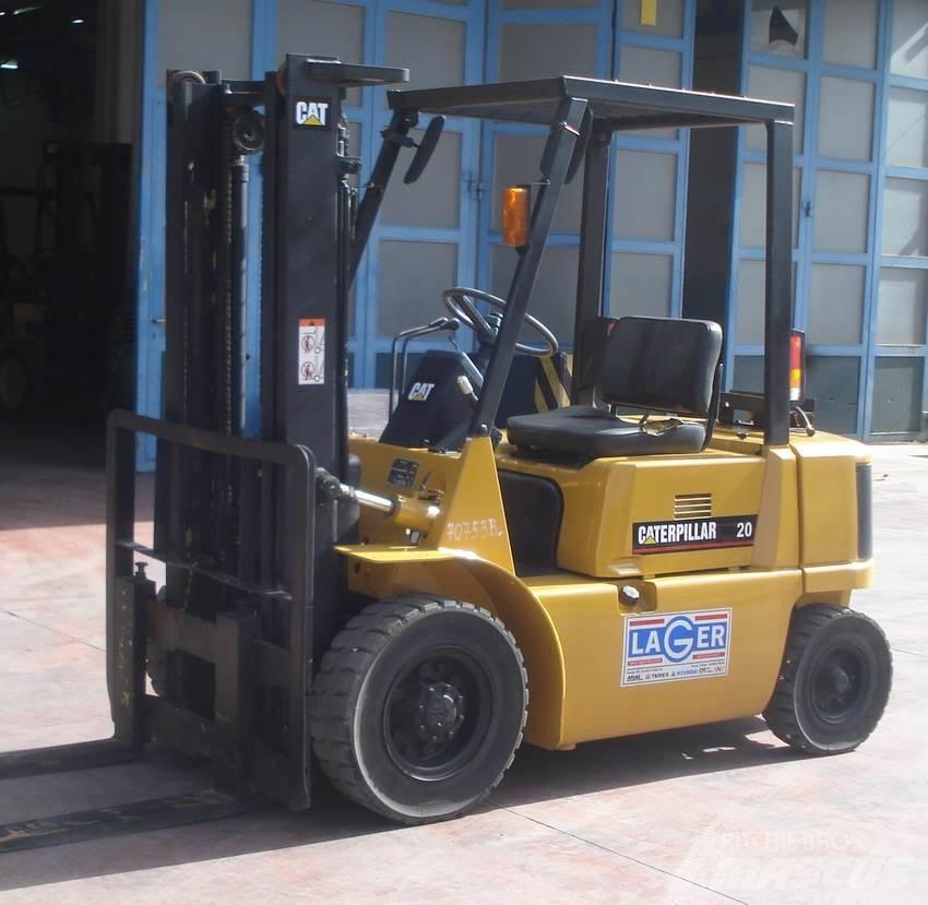 CAT GP20 天然气叉车