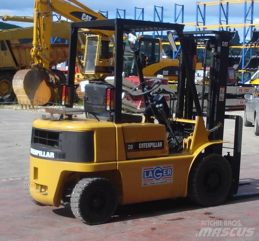 CAT GP20 天然气叉车