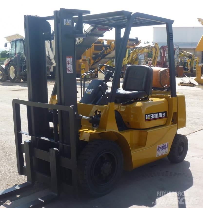 CAT GP20 天然气叉车