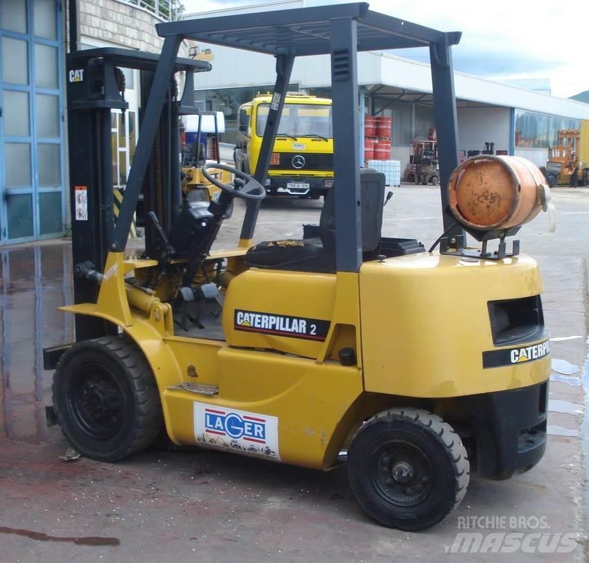 CAT GP20 天然气叉车