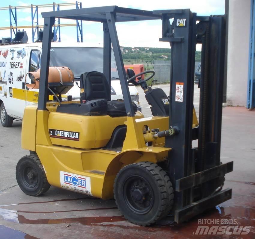 CAT GP20 天然气叉车