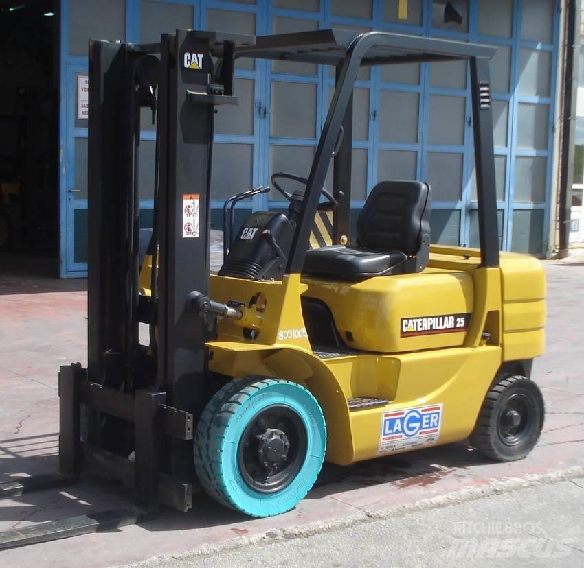 CAT GP25 天然气叉车