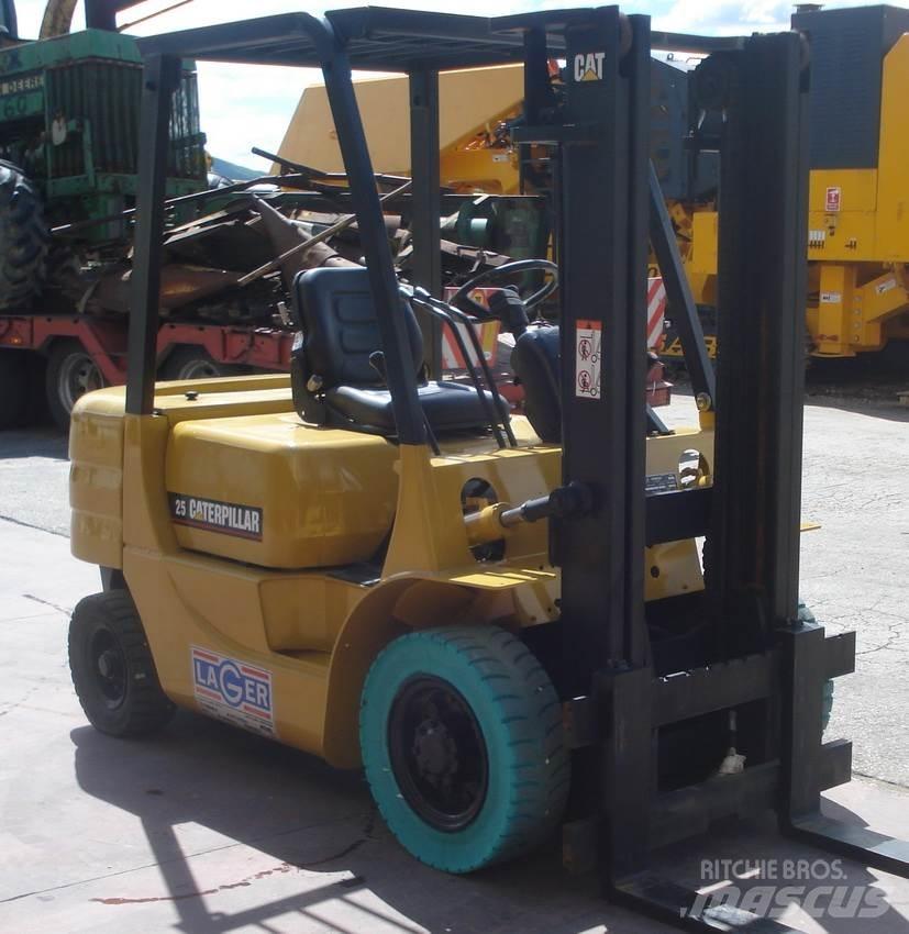 CAT GP25 天然气叉车