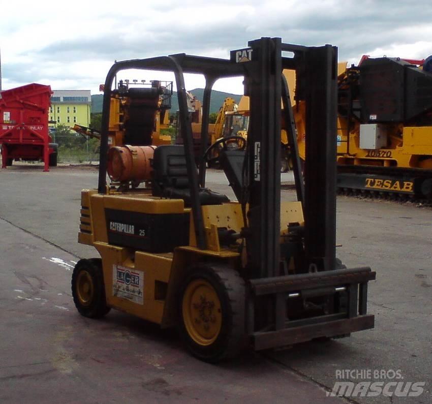 CAT GP25-2 天然气叉车