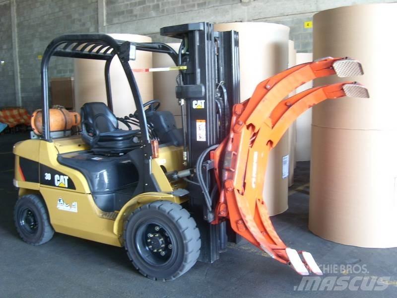 CAT GP30N 天然气叉车