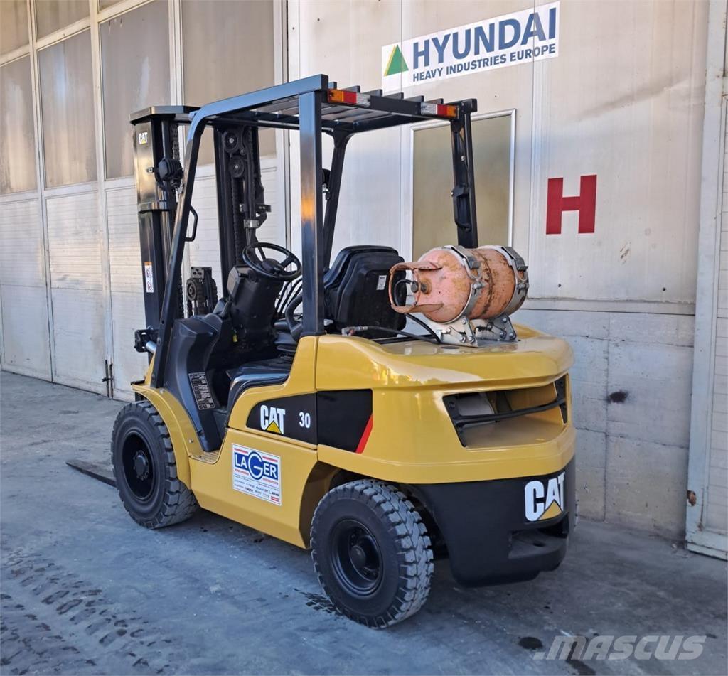 CAT GP30NT 天然气叉车