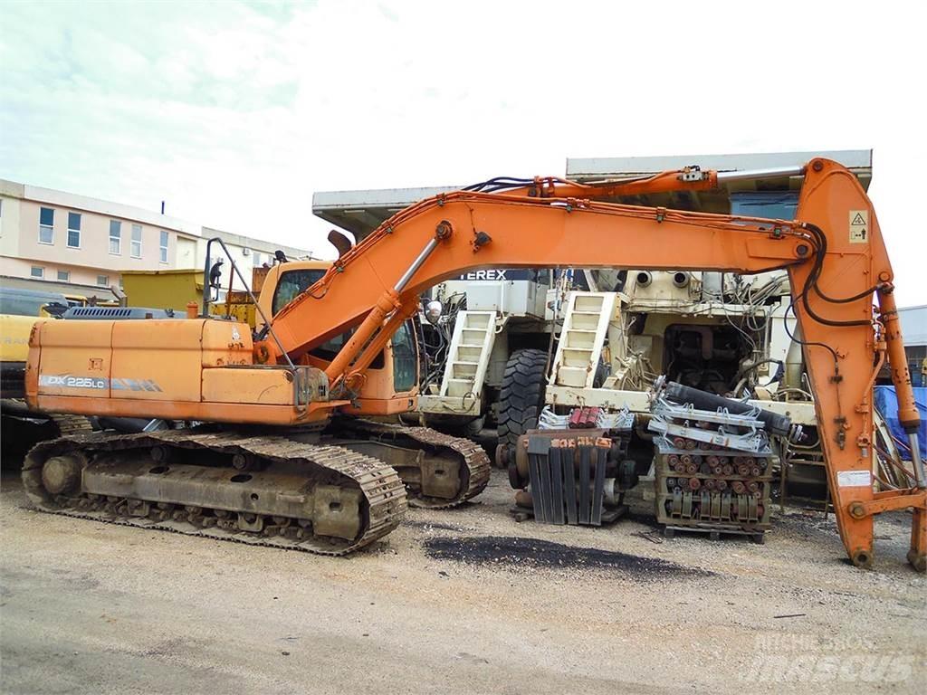 Doosan DX225LC 履带挖掘机
