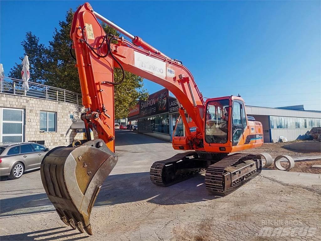 Doosan SOLAR 225NLC-V 履带挖掘机