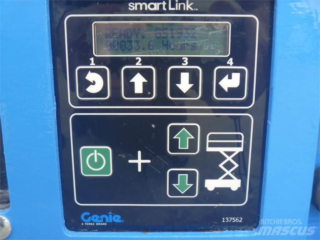 Genie GS1932 曲臂高空工作平台