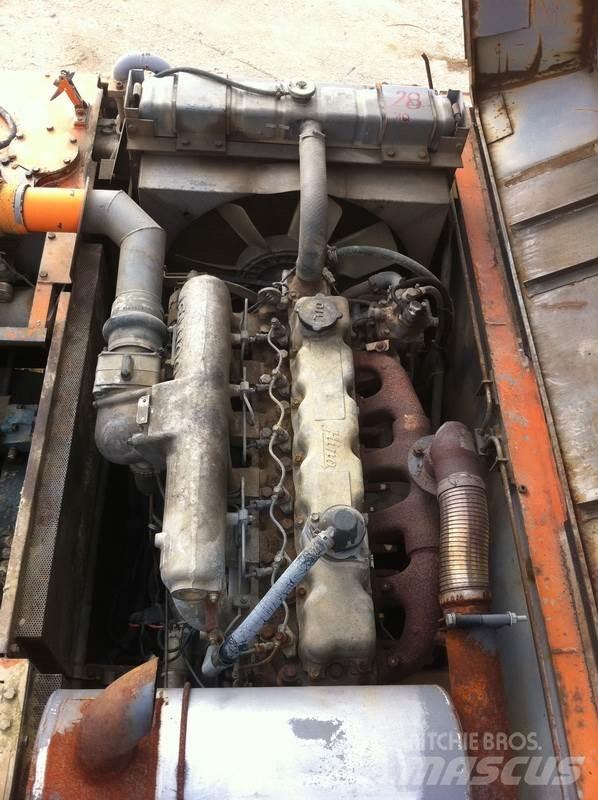 Hitachi UH 103 履带挖掘机