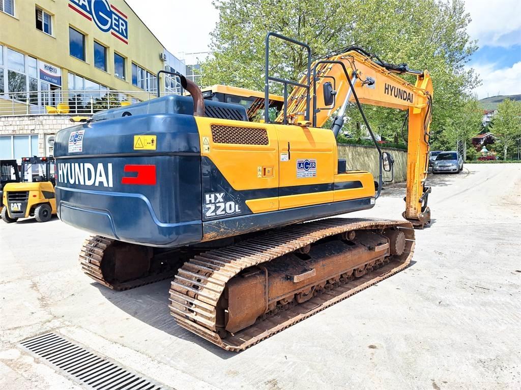 Hyundai HX220L 履带挖掘机