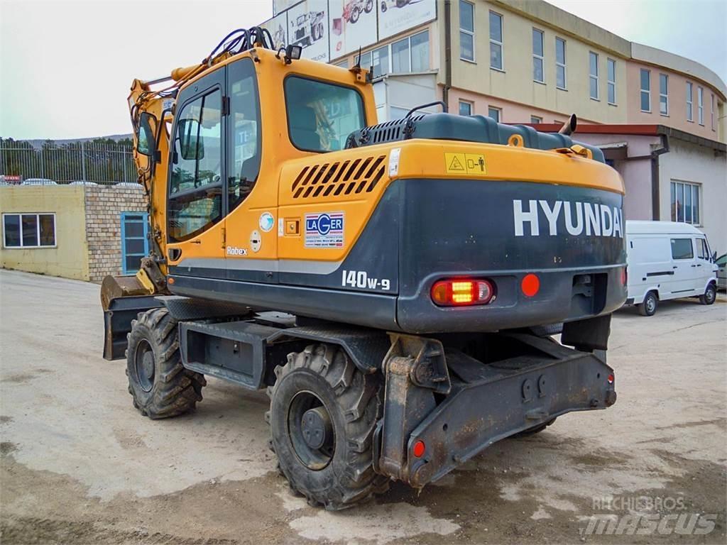 Hyundai R140W-9 轮式挖掘机