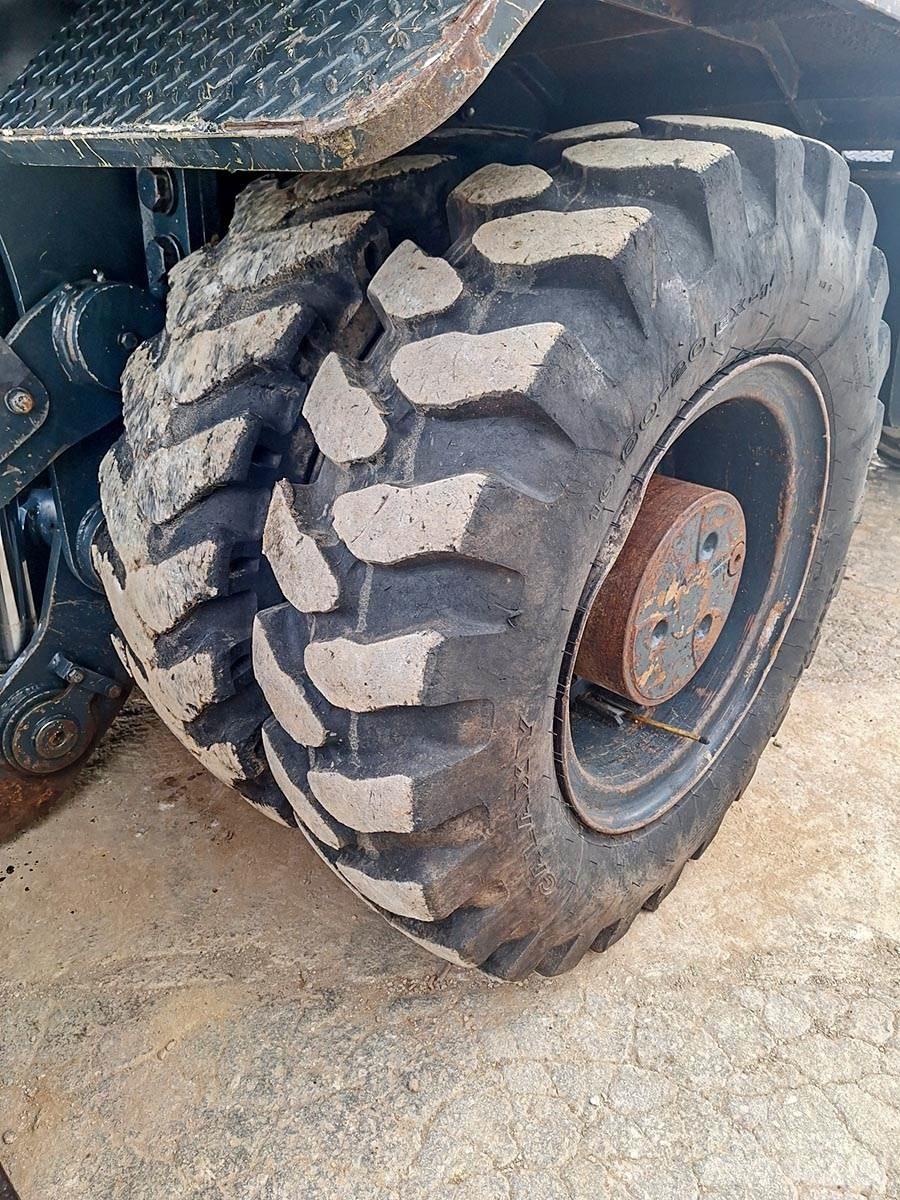 Hyundai R210W-9 轮式挖掘机